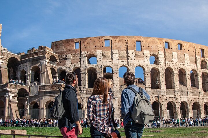 Rome: Colosseum Arena Exclusive Hosted Entrance with Audio Tour