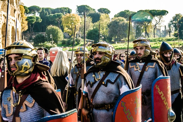 Explore Colosseum’s 3 Levels:Arena,First Floor And Emperor’s Box