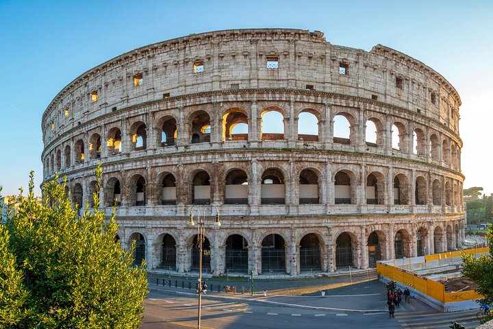 Colosseum with Arena Floor and Ancient Rome with Audio App