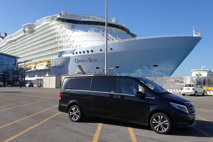 Private daytour of Rome from Civitavecchia port van Mercedes V