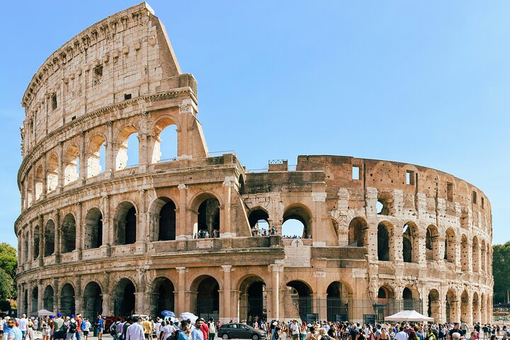 Colosseum Tour: 45-Minute Guided Experience