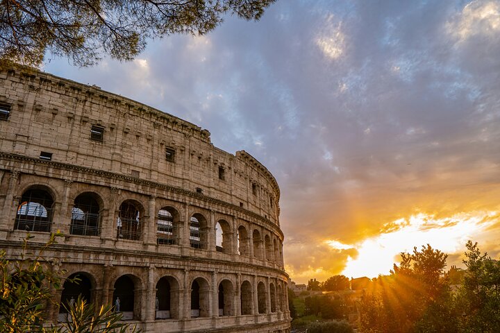 Rome: Colosseum Evening Tour with Expert Guide