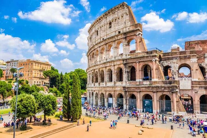 Colosseum, Roman Forum and Palatine Hill Private Guided Tour