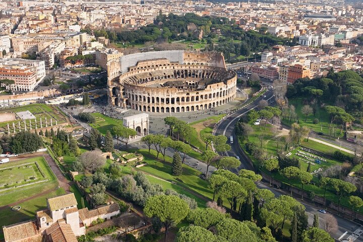 Rome : Colosseum,Arena,Palatine Hill and Roman Forum Guided Tour