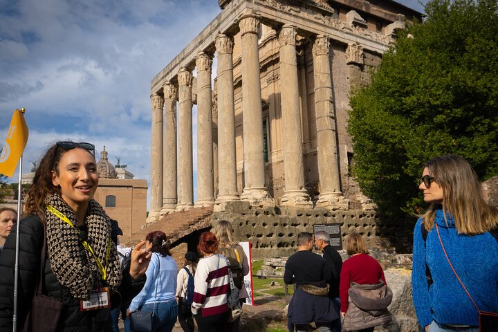 Small Group Tour of Colosseum, Roman Forum and Palatine Hill