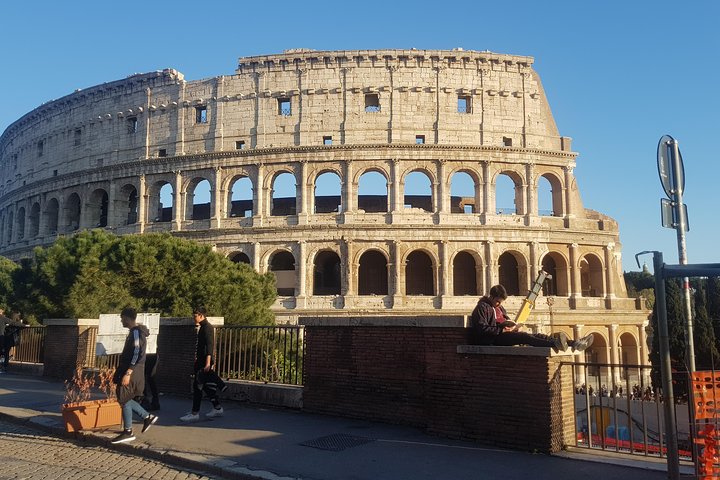 Guided tour of the Colosseum with arena option