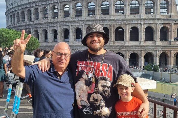 Rome 4 Hours Private Guided Tour with Pickup in Luxury Minivan