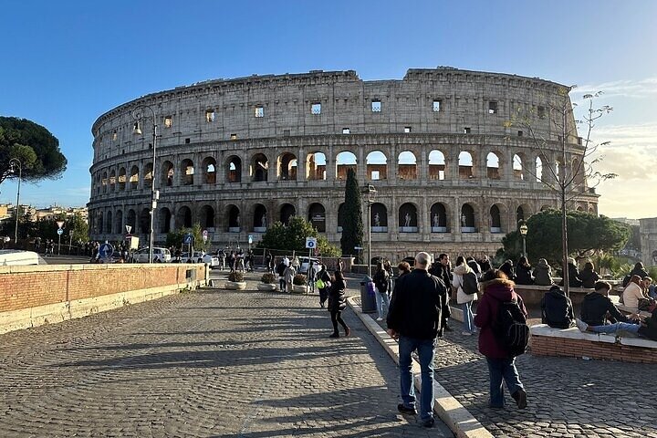Hosted entrance Colosseum, Roman Forum and Palatine Hill