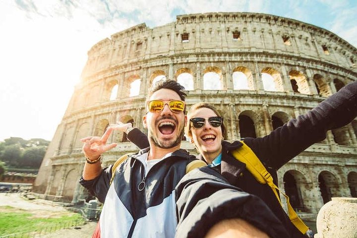 Discover Rome: Colosseum, Forum & Palatine Hill & Optional Arena
