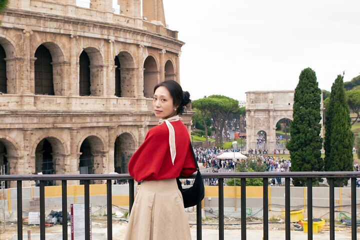 30-minute photo session outside the Colosseum