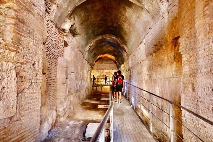 Rome: Colosseum Tour by Night with Arena & Underground