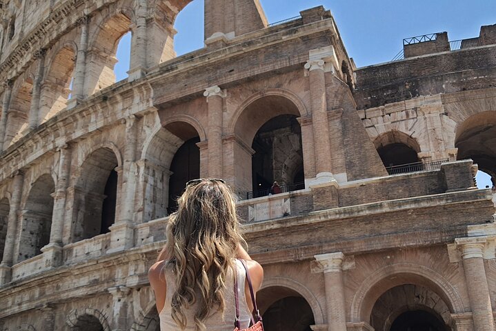 Rome Colosseum Tour with Roman Forums and other Famous Must-See Ancient Sites