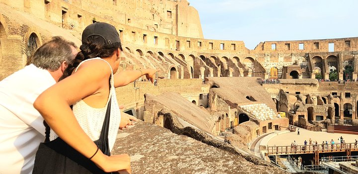 Colosseum Guided Tour with Local Guide, arena option