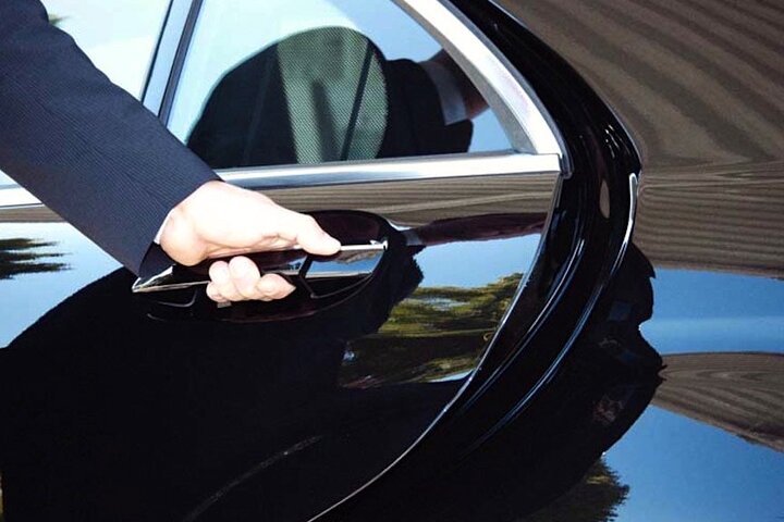 Private Transfer from Fiumicino Airport with 3 Hours Rome Tour
