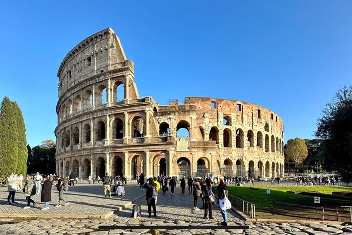 Colosseum, Roman Forum & Palatine Hill Access with Audio Guide