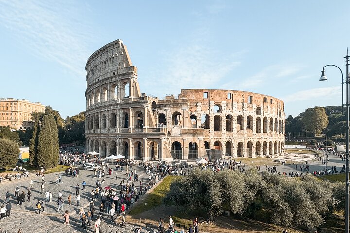 Rome Guided Walking Tour of the Colosseum