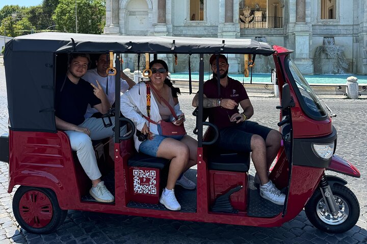 Full Day E-Tuk Rome Tour