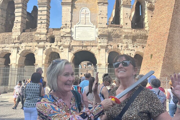 Colosseum Skip the Line Guided tour with tickets included
