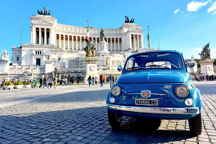 Tour of Rome Aboard a Vintage Fiat 500