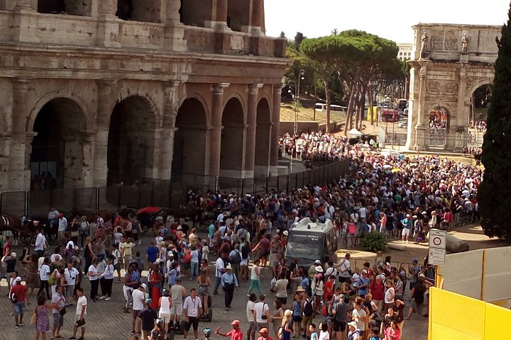 SkipTheLine 3 Hours Colosseum and Roman Forum Private Tour