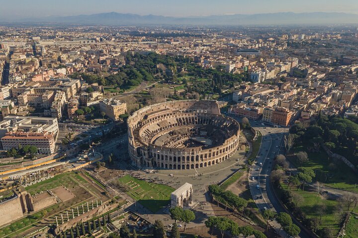 Colosseum & Ancient Rome: Hosted Access with Audio Guide App