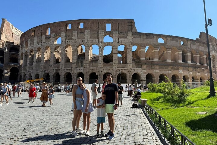 Rome: Colosseum, Forum & Palatine with Arena Access + Audio Guide