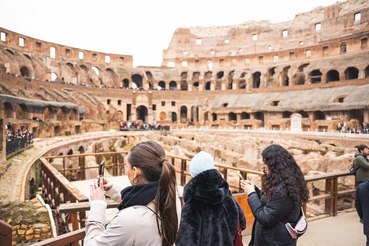 Early Morning Semi-Private Colosseum Express with Arena Access