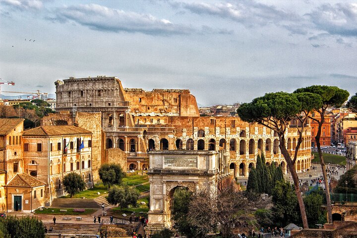 Overnight in Rome and Colosseum and Roman Forum Ticket