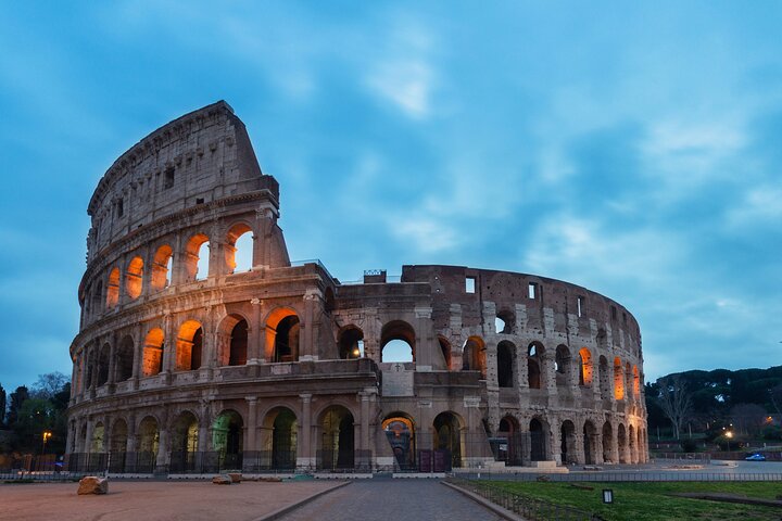 Colosseum Private Tour & Entry To Palatine Hill And Roman Forum