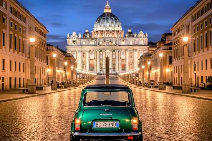 NIGHT TOUR THINK BIG, GO MINI! Rome in Mini Cooper Classic Cabrio