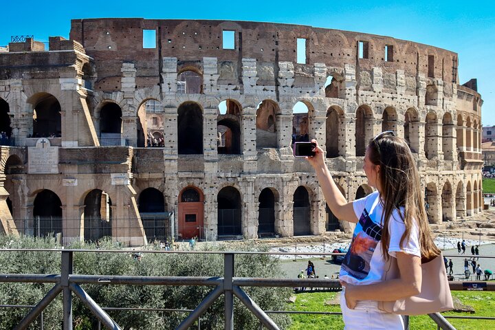 Rome Self-Guided Adventure: Colosseum, Palatine Hill & Forum