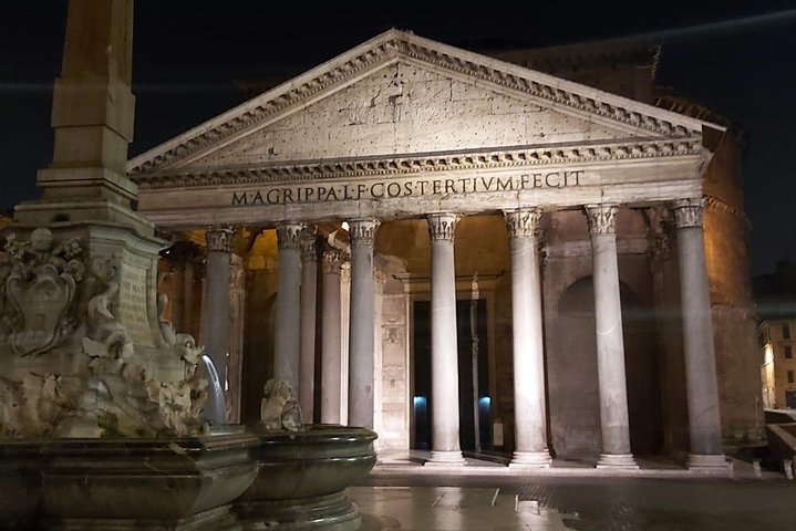 Tour by Night Rome