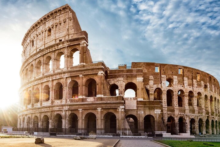 Full-Day Private Tour of Rome with Colosseum from Civitavecchia