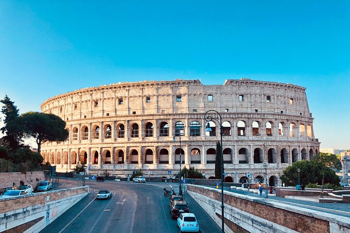 Colosseum Underground Tour and Access to Forum and Palatine Hill