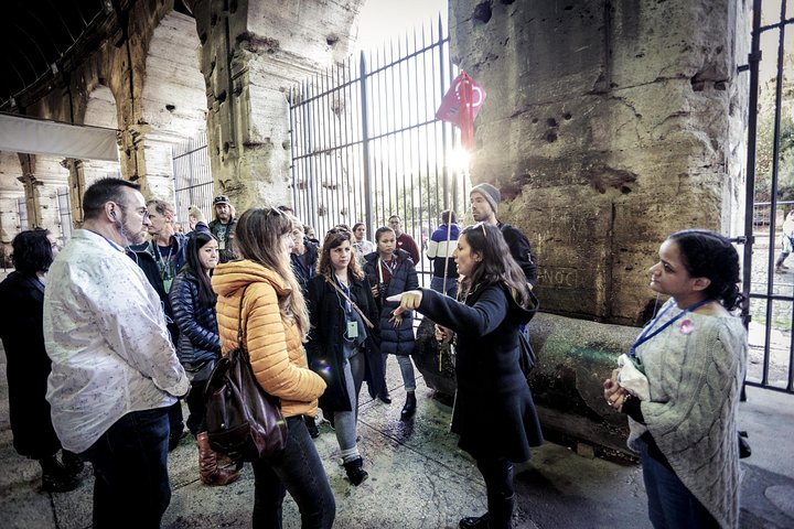 Ancient Rome Guided Tour: Colosseum, Forum and Palatine – Pick up