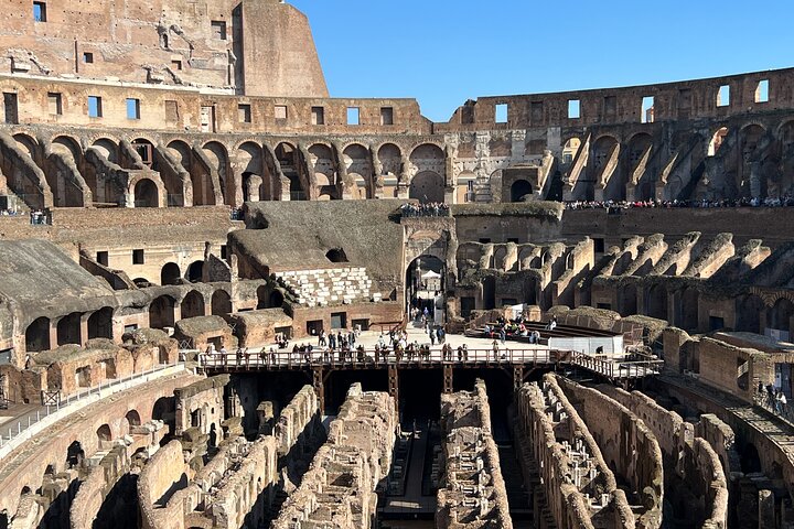 Colosseum Gladiators Gate and Arena Floor up 6 People