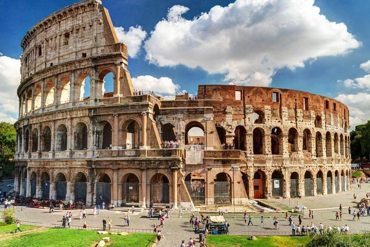 Colosseum guided tour with arena option