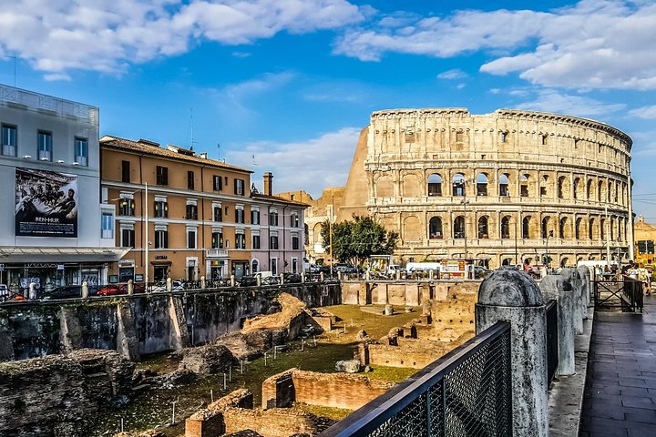 Private 4-Hour City Tour of Colosseum and Rome Highlights with Hotel Pick up