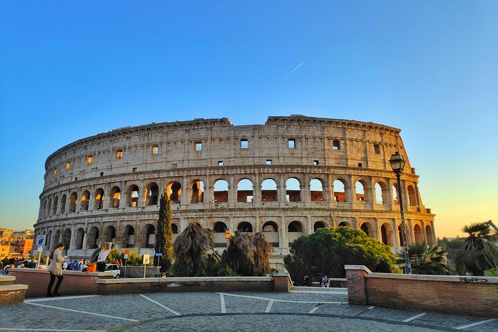 Colosseum Express Evening Tour with Local Guide