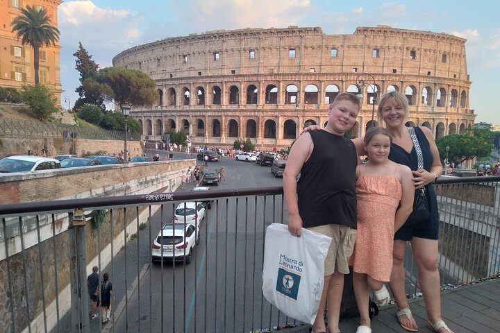 Kid-friendly Rome Undergrounds Forum and Colosseum Private Tour