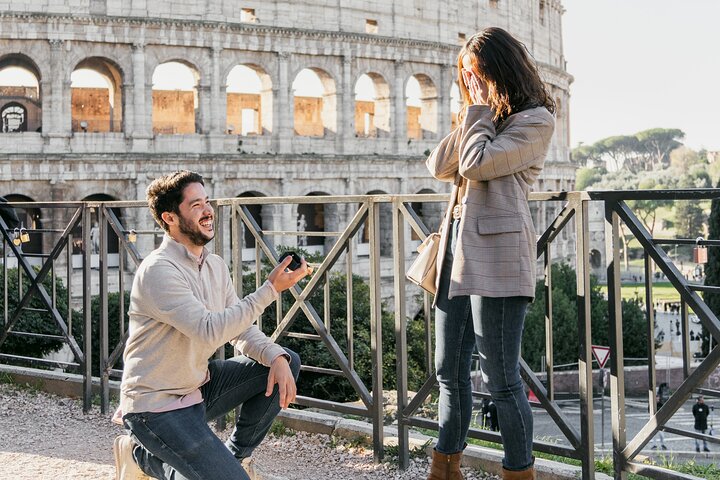 Iconic Photo Shoot Tour in Rome with Professional Photographer