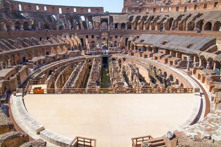 Visit of the Colosseum, Forum, Palatine Hill and Virtual Reality (VR)