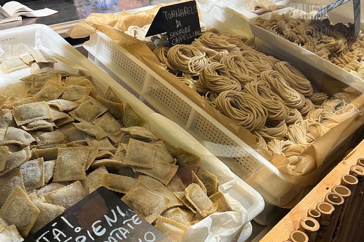 Rome: Street Food Electric Bike Tour with Market Experience