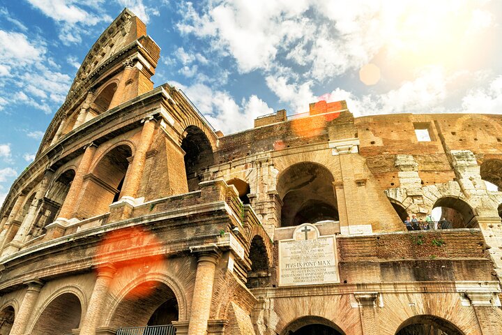 Colosseum, Roman Forum and Palatine Hill Skip Line Private Tour