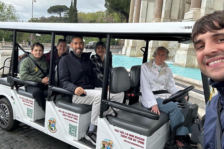Rome:Fun Private & Group Tour in Golf Cart 90 minutes