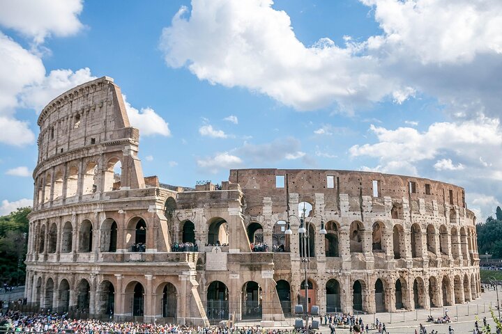 Colosseum guided tour& Ancient Rome