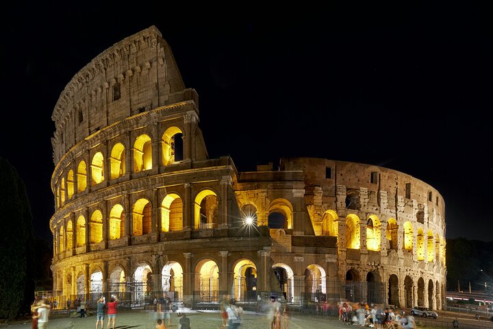 Colosseum Audio Guided Tour with access to Palatine and Forum