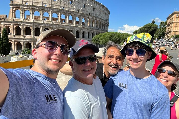 Private tour: Colosseum, Roman Forum, Palatine Hill – VIP Service