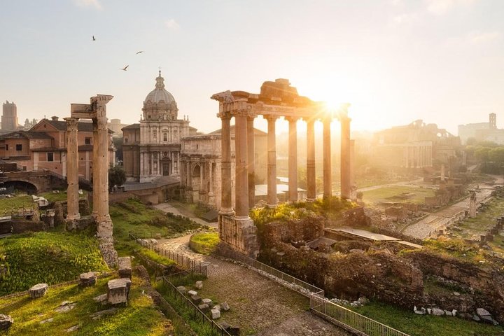 Colosseum and roman forum walking tour with private guide