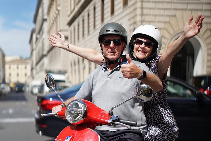 Rome Vespa Journey with City Center with Pickup and Drop-off